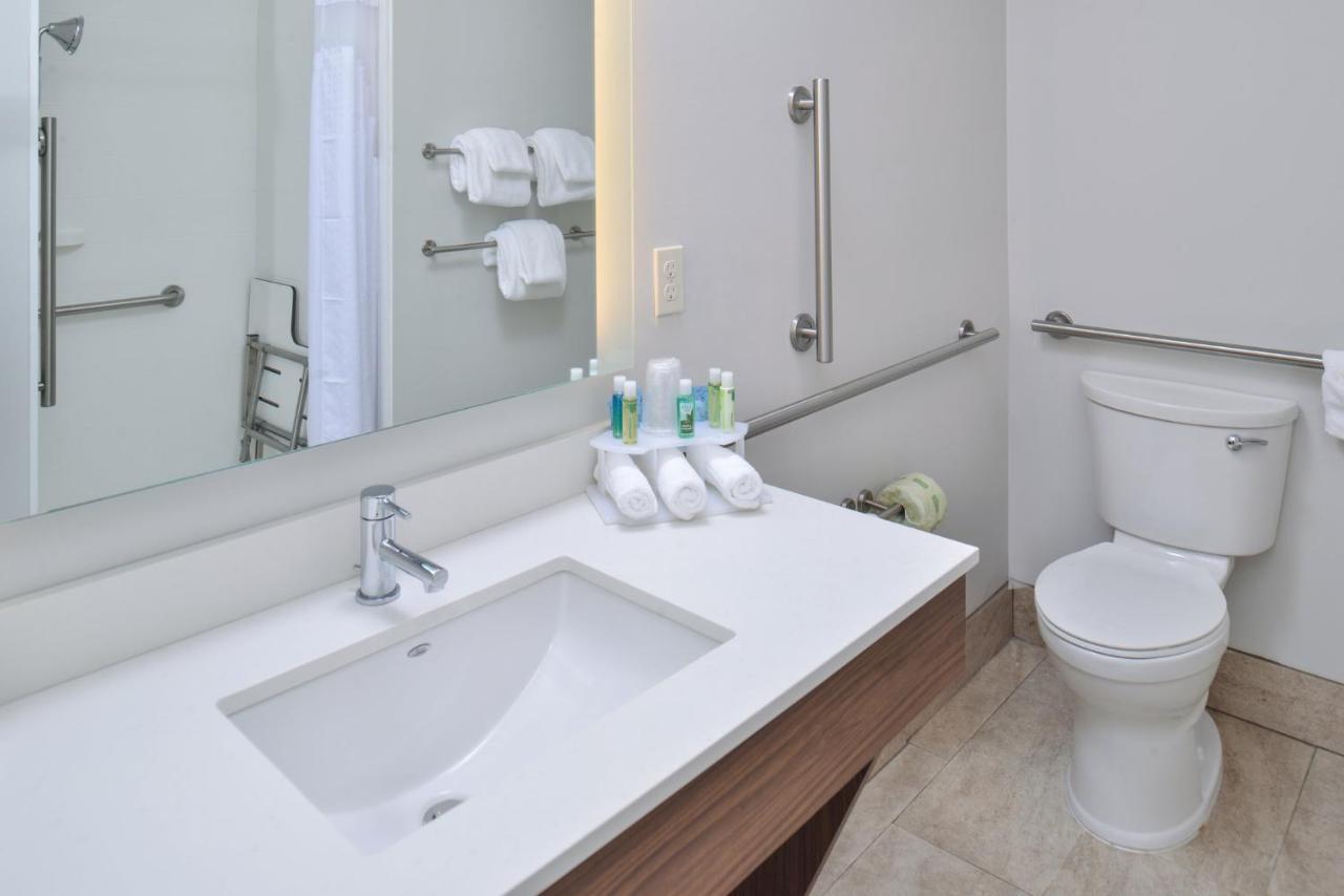 Holiday Inn Express & Suites Farmington Hills - Detroit By Ihg מראה חיצוני תמונה