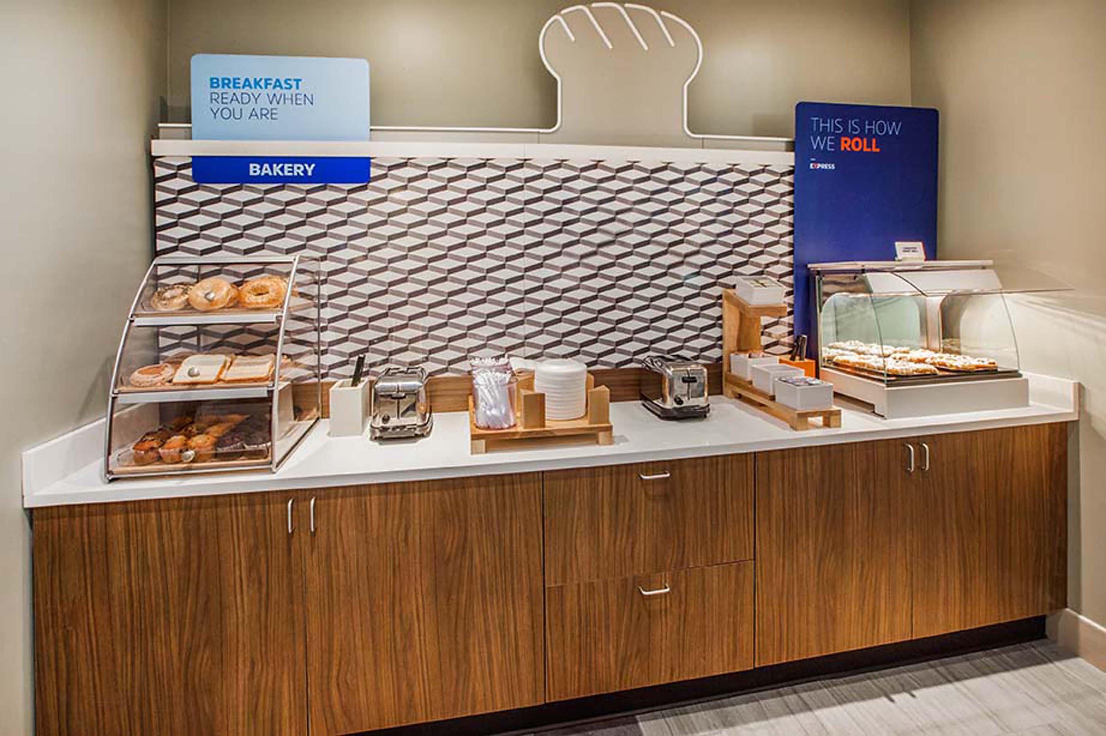 Holiday Inn Express & Suites Farmington Hills - Detroit By Ihg מראה חיצוני תמונה