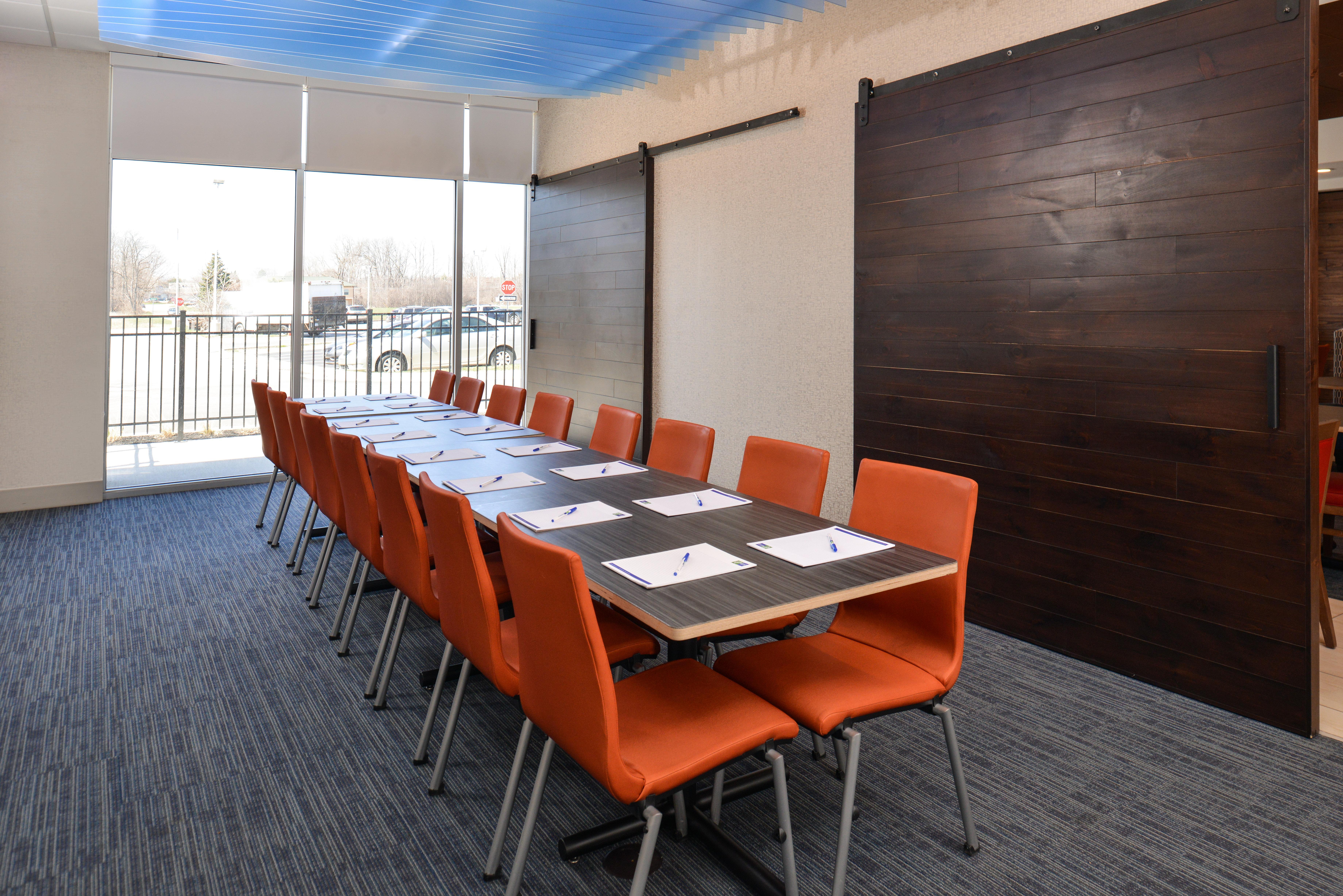 Holiday Inn Express & Suites Farmington Hills - Detroit By Ihg מראה חיצוני תמונה